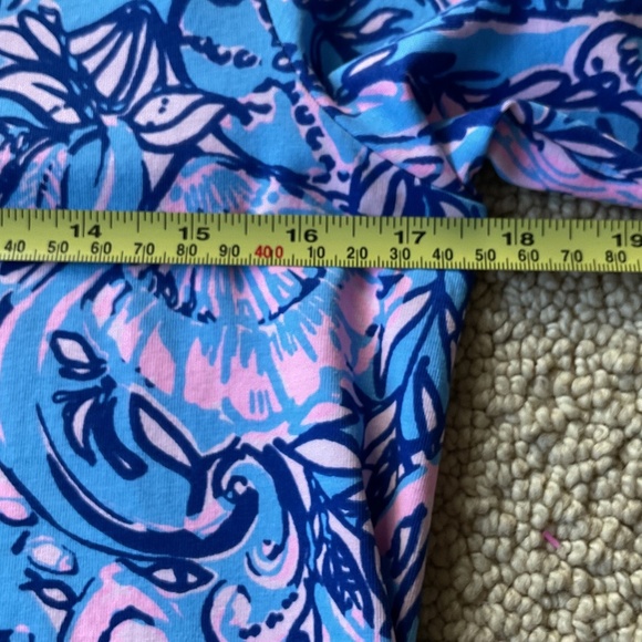 Lilly Pulitzer Waverly Top Size S “ Lapis Lazili Horseshoe Bat” print - Picture 5 of 8